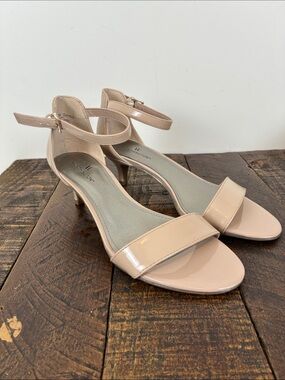 NWT Worthington Gains Women's 6 Nude Patent Ankle-Strap Sandals Low Heel
